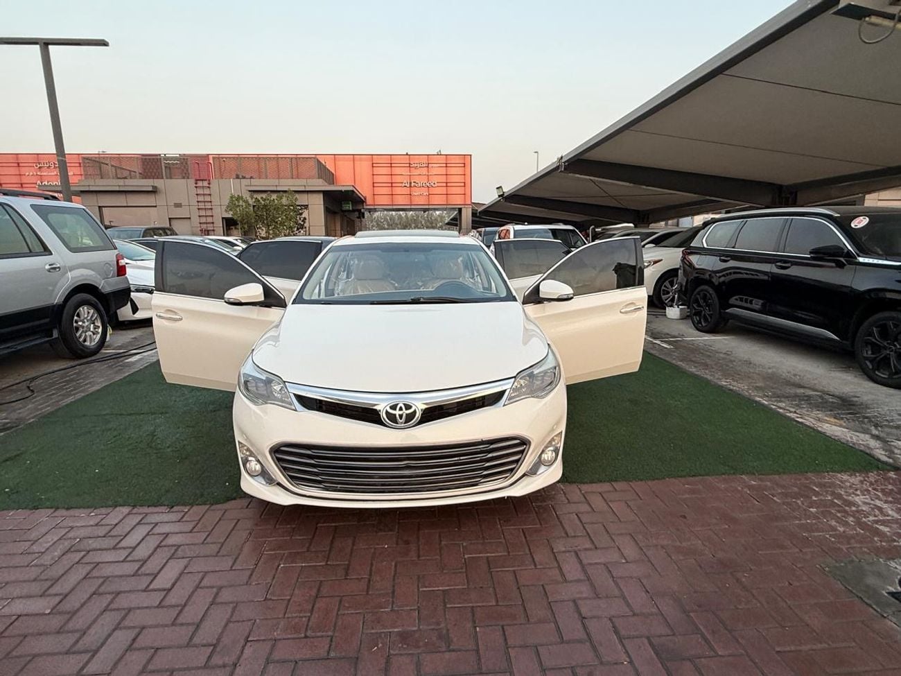 Toyota Avalon LIMITED First Owner Showroom Condition