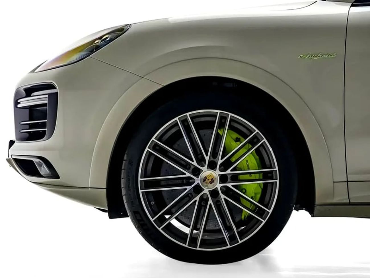 Porsche Cayenne Turbo S E-Hybrid 4.0L (670 HP)