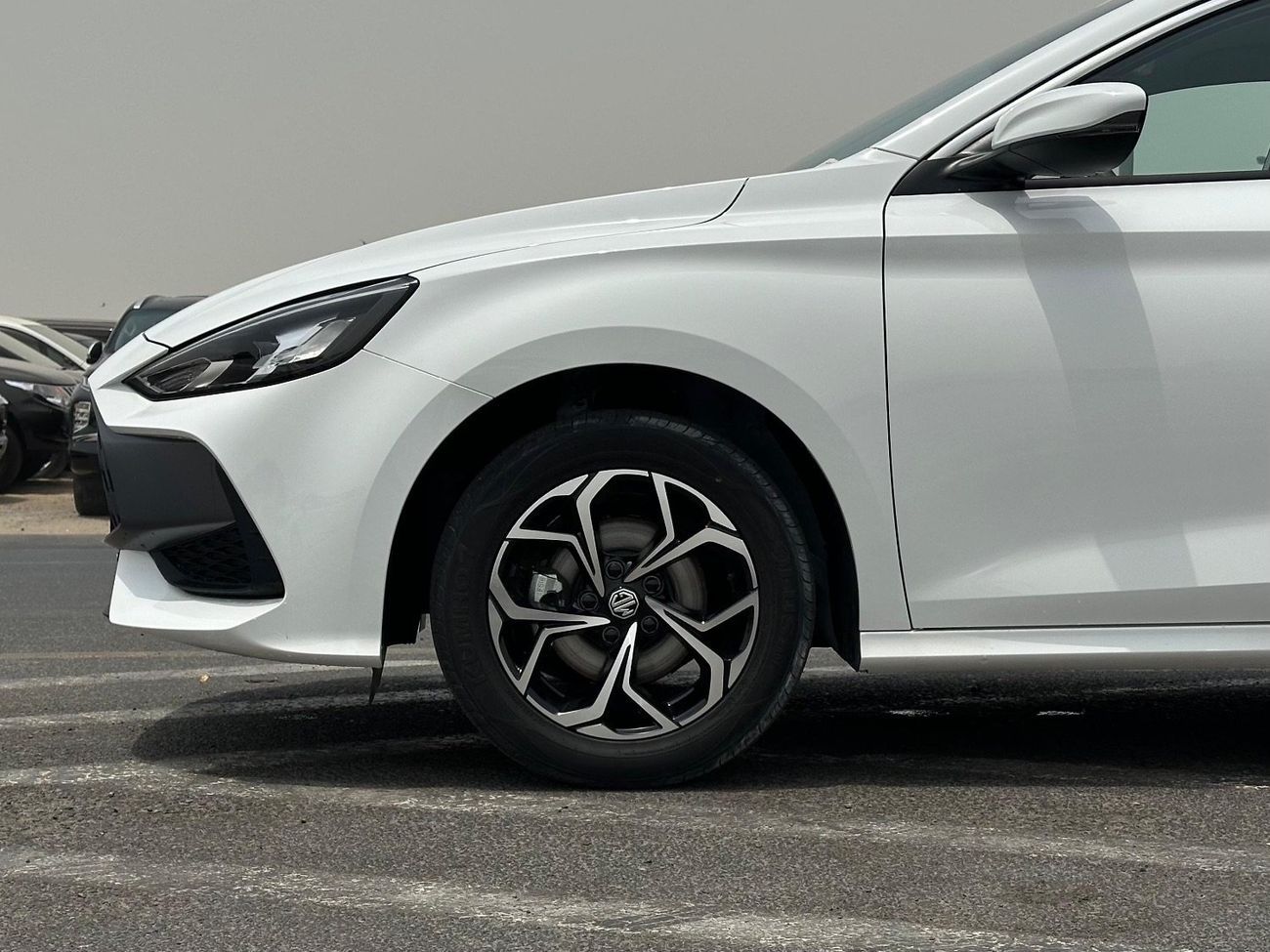 أم جي 5 2025 MG5 1.5L PETROL MANUAL TRANSMISSION FULL OPTION