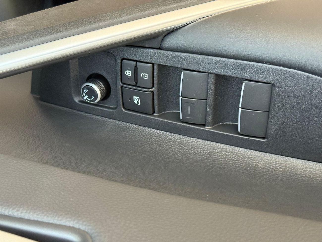 Toyota Frontlander TOYOTA FRONTLANDER 2.0L LUXURY POWER TAILGATE MODEL 2025