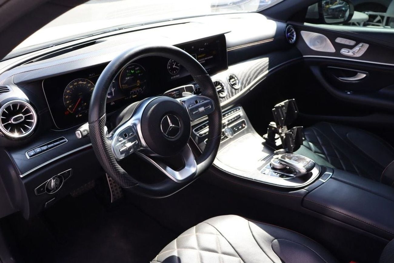 Mercedes-Benz CLS 320 Mercedes-Benz CLS 350 / 2019 / GCC / Full Option/ Full Service History