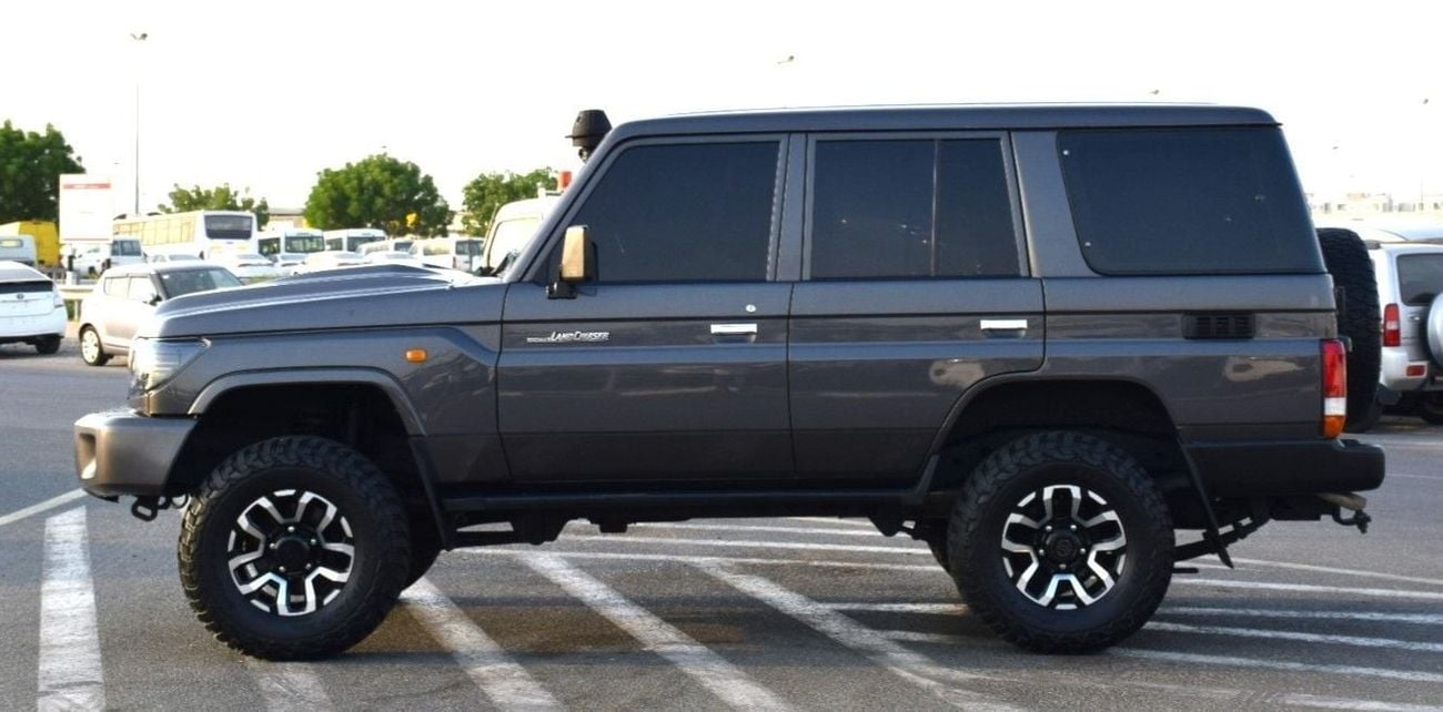 Toyota Land Cruiser 70 Toyota Land Cruiser 70 Hard Top