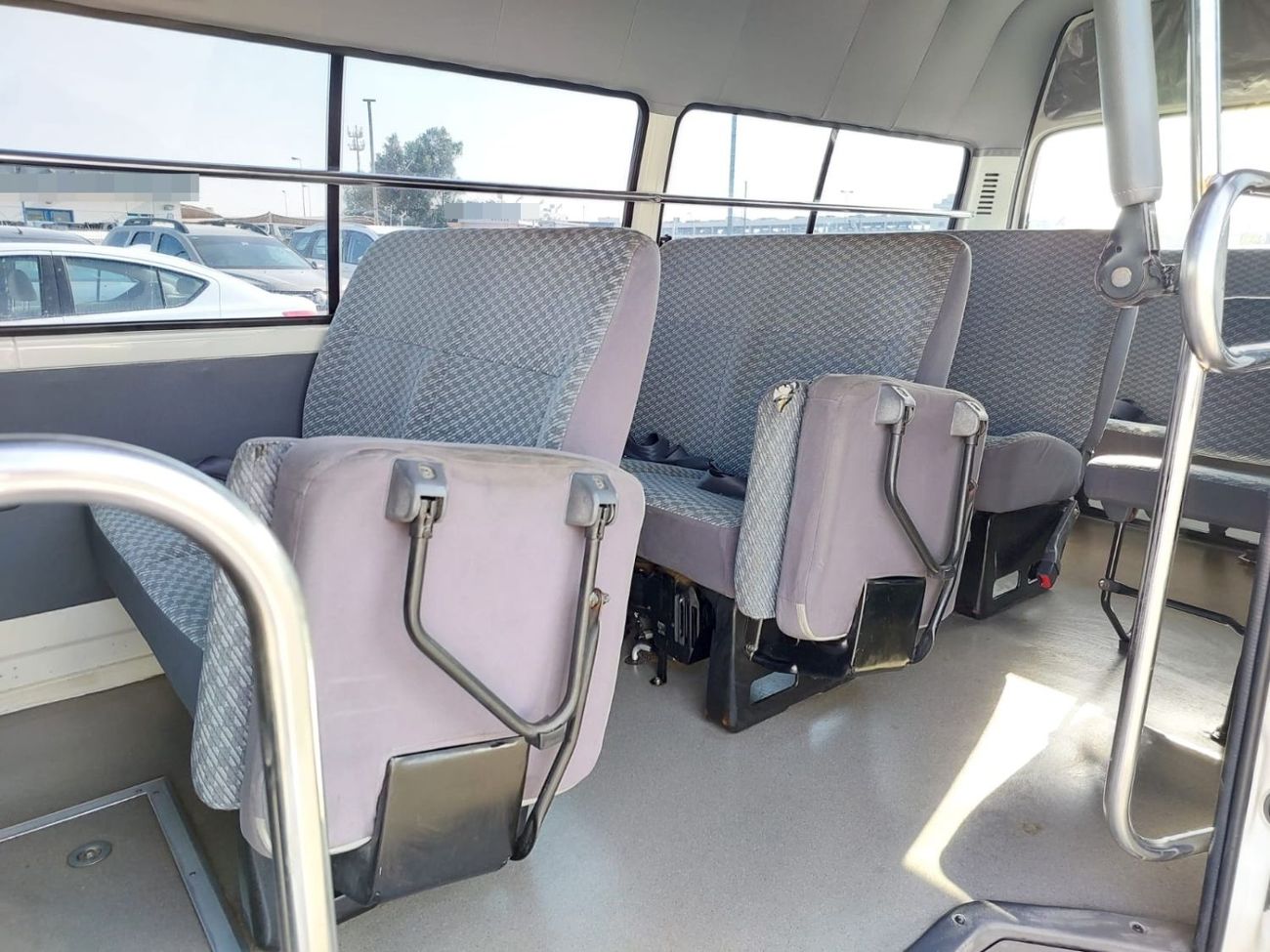 Toyota Hiace TOYOTA HIACE COMMUTER VAN RHD 1999 MODEL 2.4 L PETROL AUTOMATIC(PM01708)