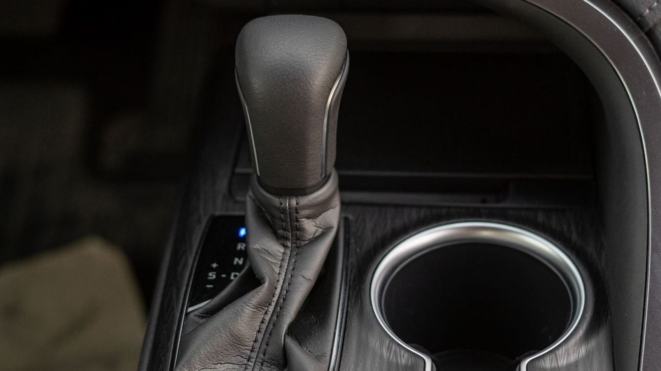 Toyota Camry XLE 2.5L Executive 2024YM