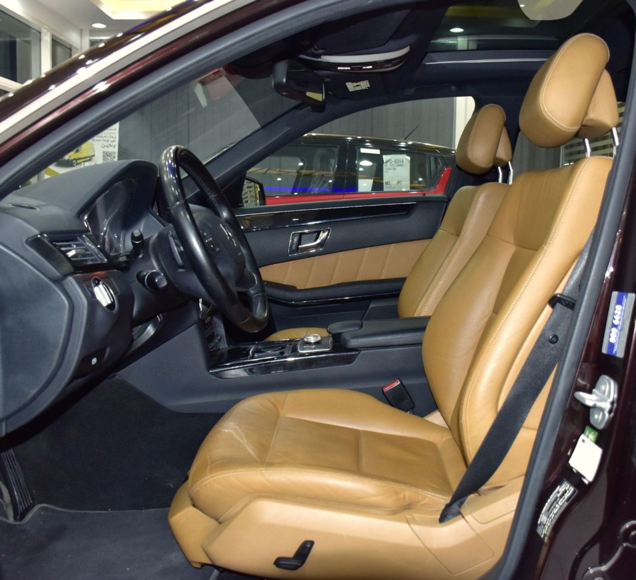 مرسيدس بنز E300 Mercedes Benz E300 ( 2011 Model ) in Burgundy Color GCC Specs