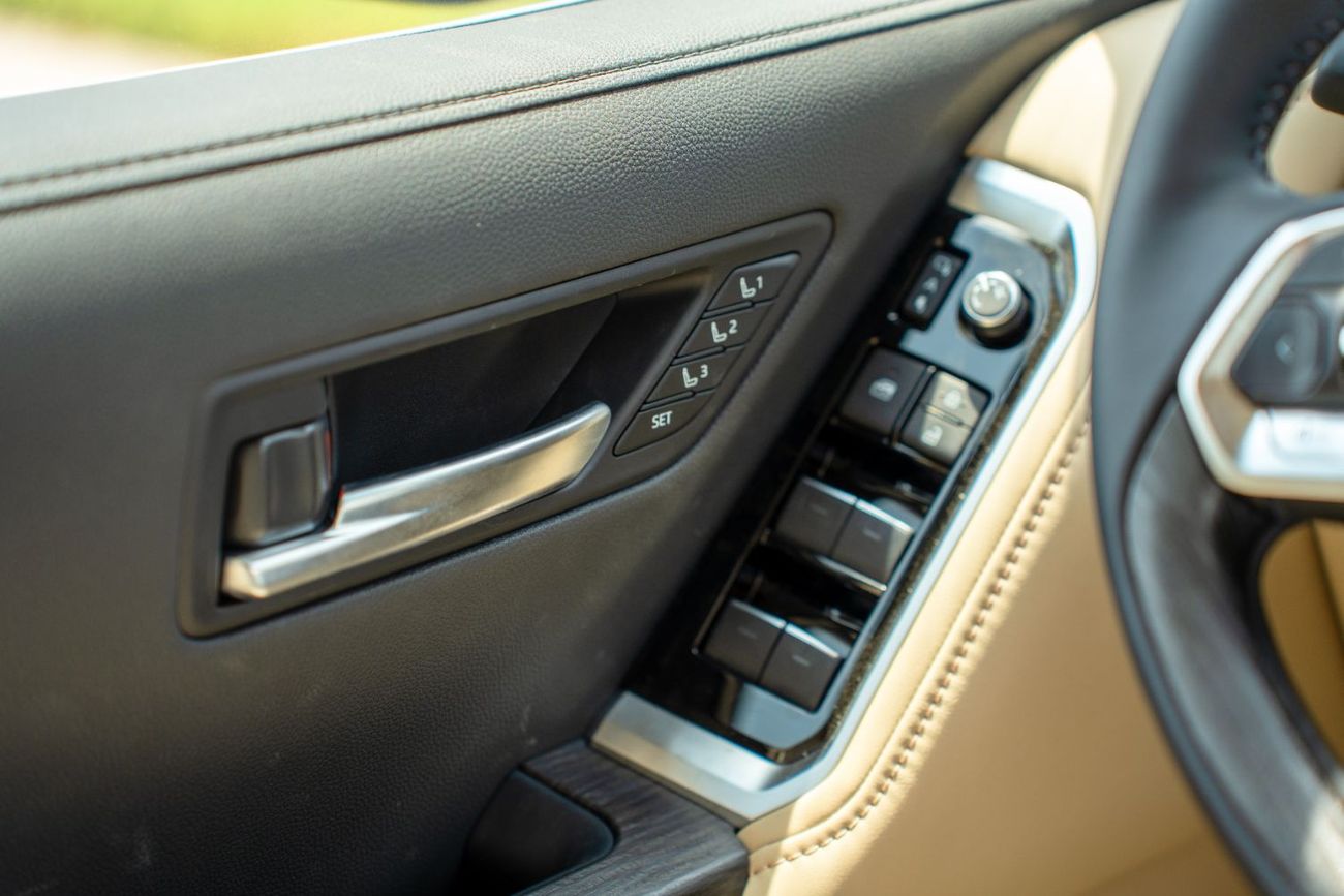 تويوتا لاند كروزر 3.5T VXR Hybrid