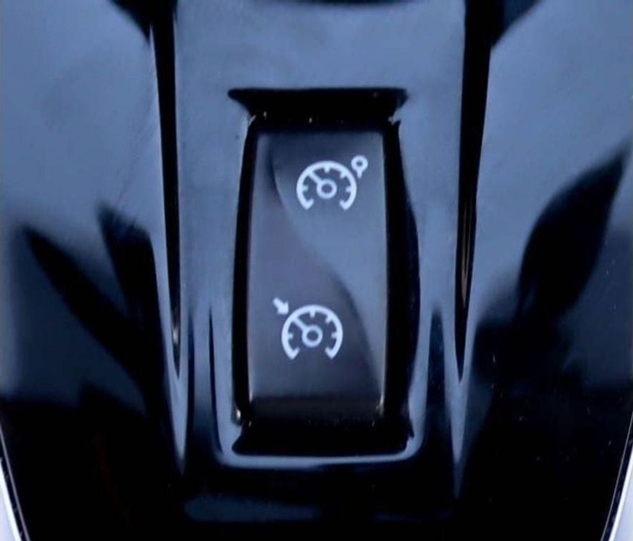 رينو كوليوس PE 2.5L FWD Renault Koleos 2.5L 2021 GCC Original Paint accident-free in excellent condition 1045 P.