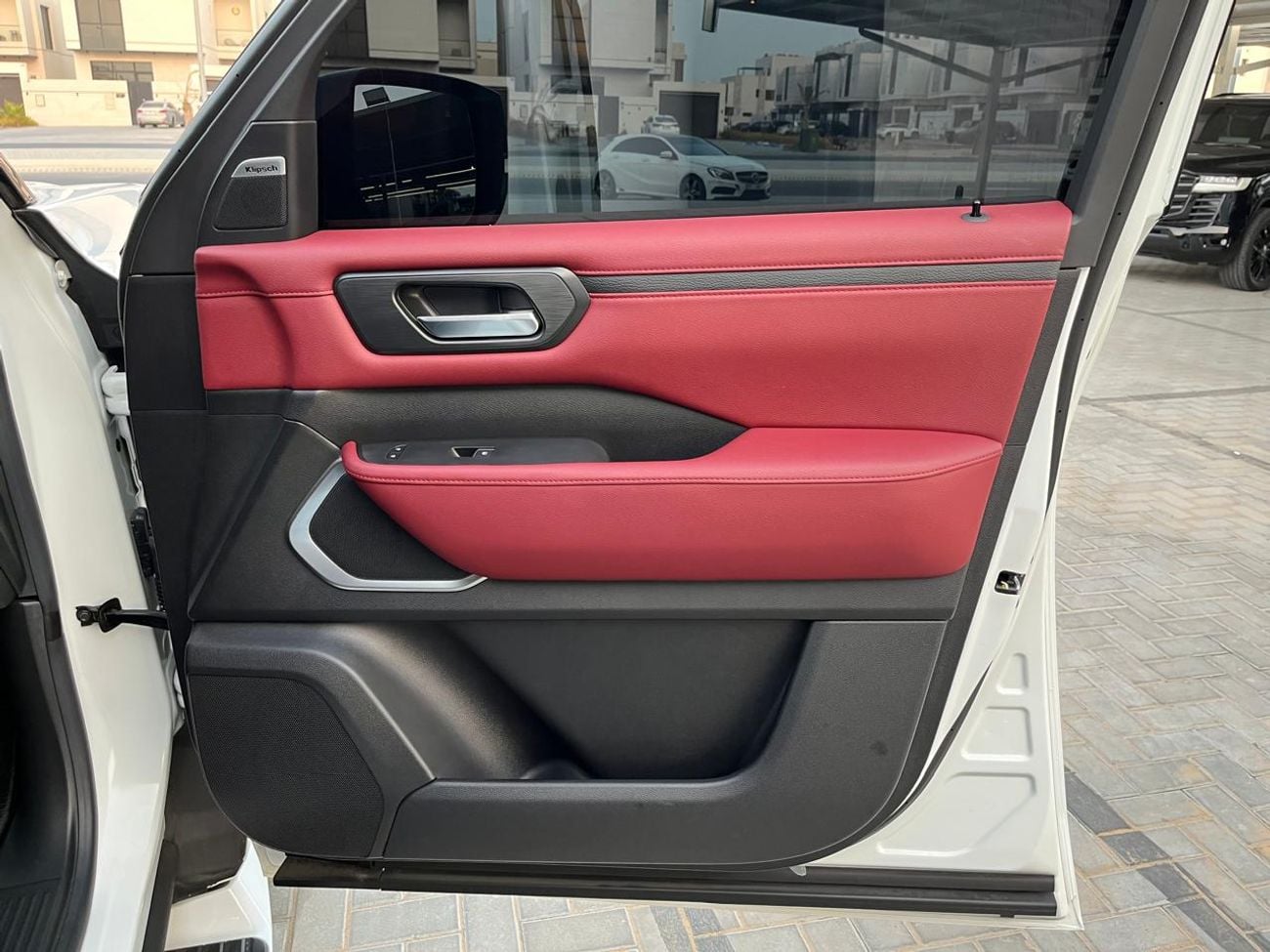 Nissan Patrol LE PLATINUM CITY TWIN-TURBO | CERTIFIED PRE-OWNED | AL MASOOD WARRANTY & SERVICE CONTRACT