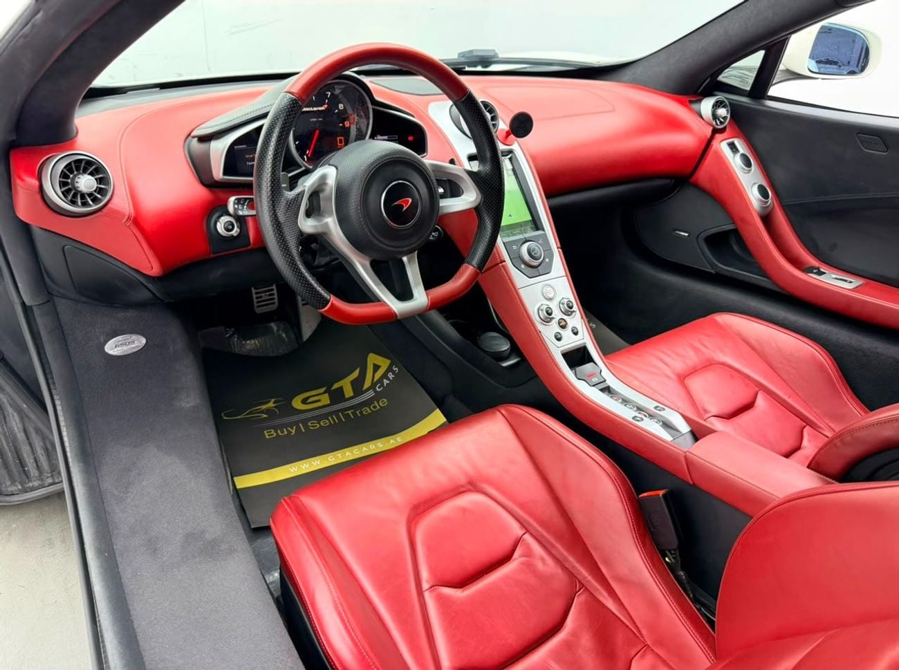 McLaren 650S 2016 McLaren 650 S Coupe, Full Service History, Very Low Km, Fully Loaded, Excellent Condition, GCC