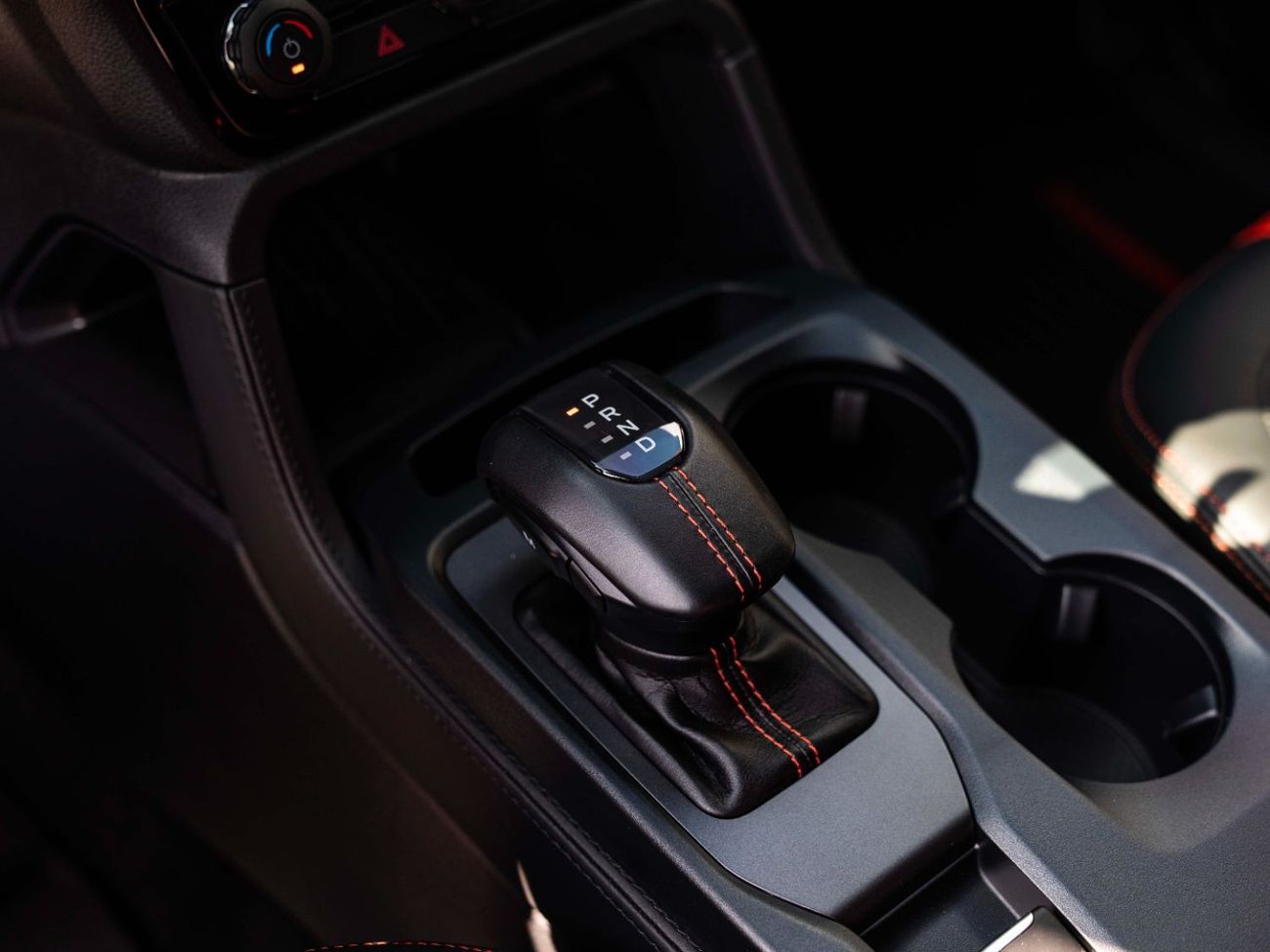 Ford Ranger Raptor AED 3,932 PM • RANGER RAPTOR • ONLY 4,000 KMS • FORD WARRANTY AND SERVICE CONTRACT UNTILL 2029