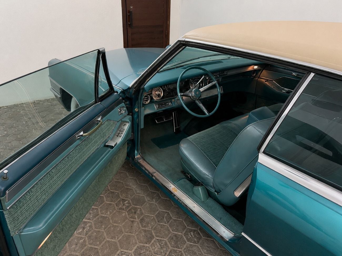 Cadillac Coupe Deville 