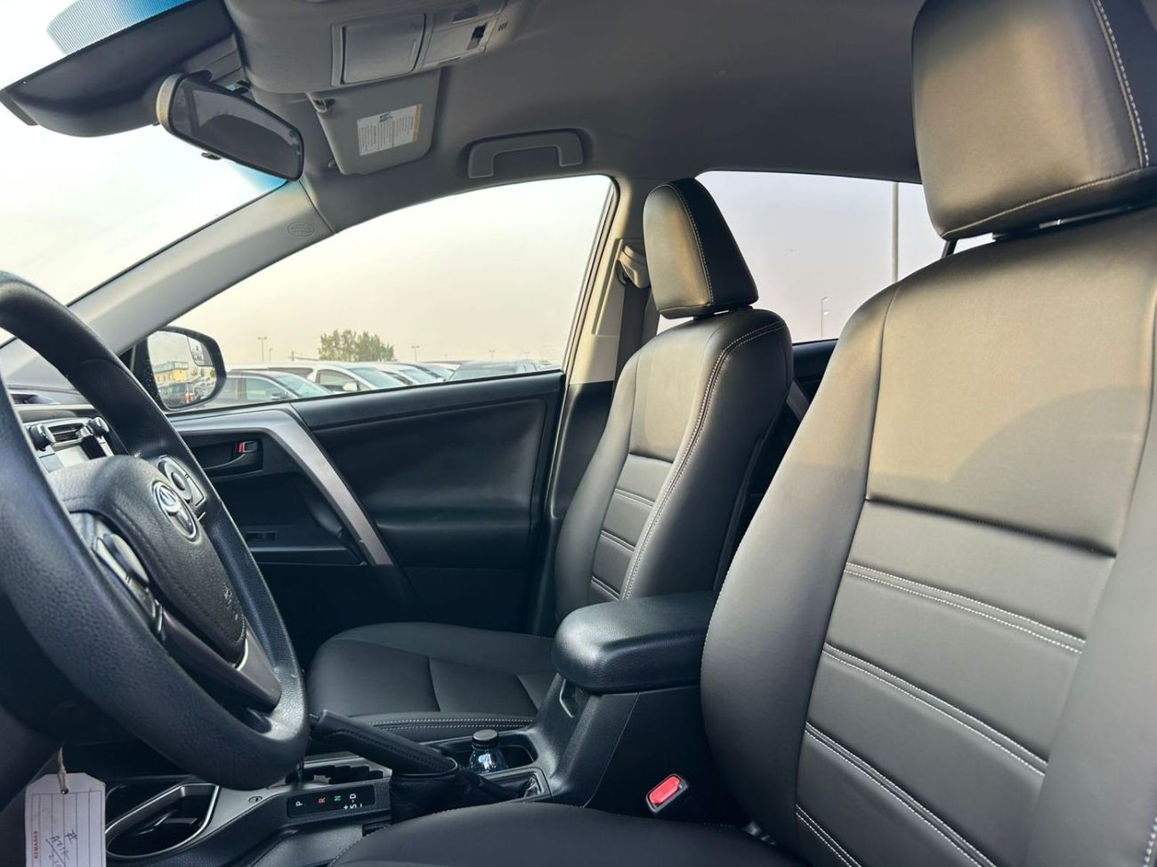 Toyota RAV4 2018 Toyota Rav4 LE 2.5L V4 Mid Option - 4x4 AWD - Leather Seats - Rims -