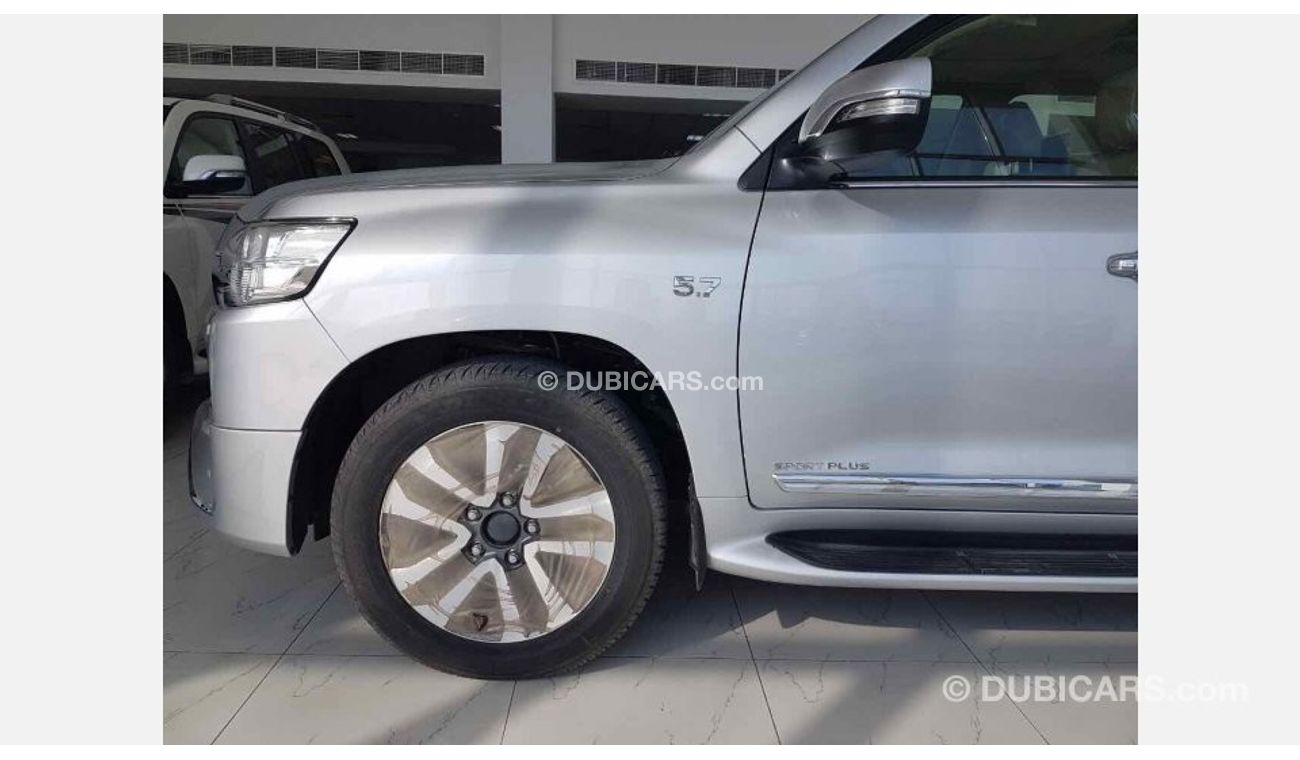 تويوتا لاند كروزر 2016 VXS 5.7L full option with Radar, 4 Camera, Hydraulic system.