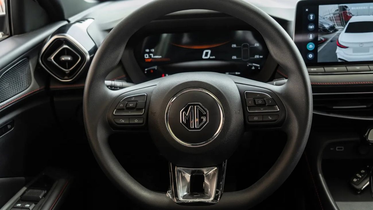 أم جي 5 LUX 2026 | MG5 180DVVT AT LUXURY ENGLISH VERSION