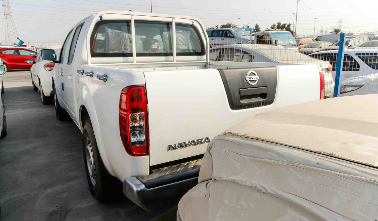 Nissan Navara SE