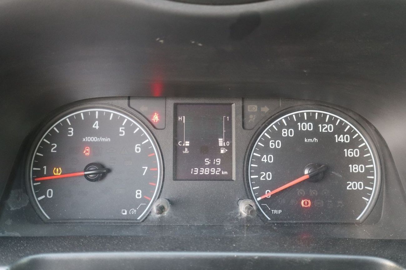 نيسان أورفان Panel Van Std 2.5L M/T (3 Seater) Petrol (5 Door)