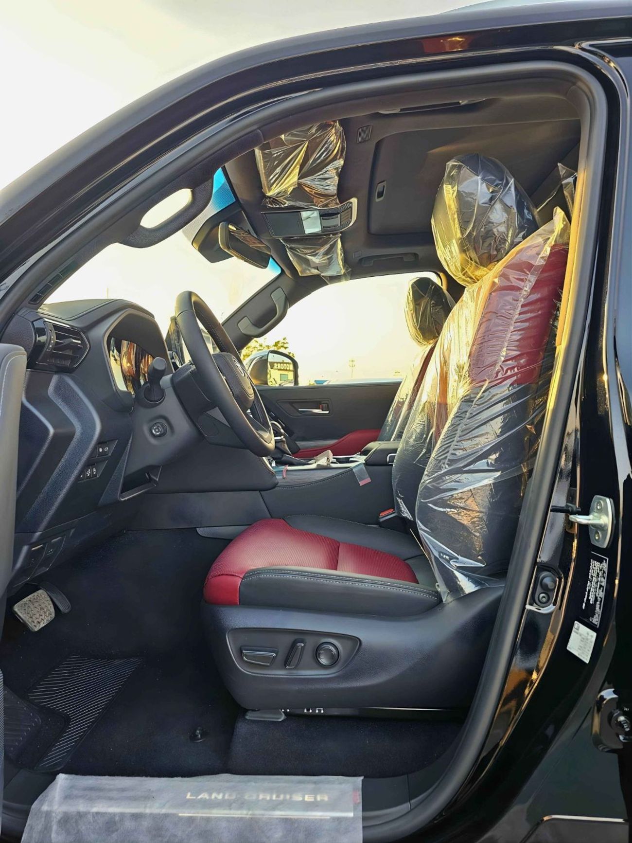 تويوتا لاند كروزر VXR TWIN TURBO / 3.5L PETROL V6 4WD / 360* CAMERA / RADAR / DVD / JBL SPKRS / FULL OPTION / CODE # V