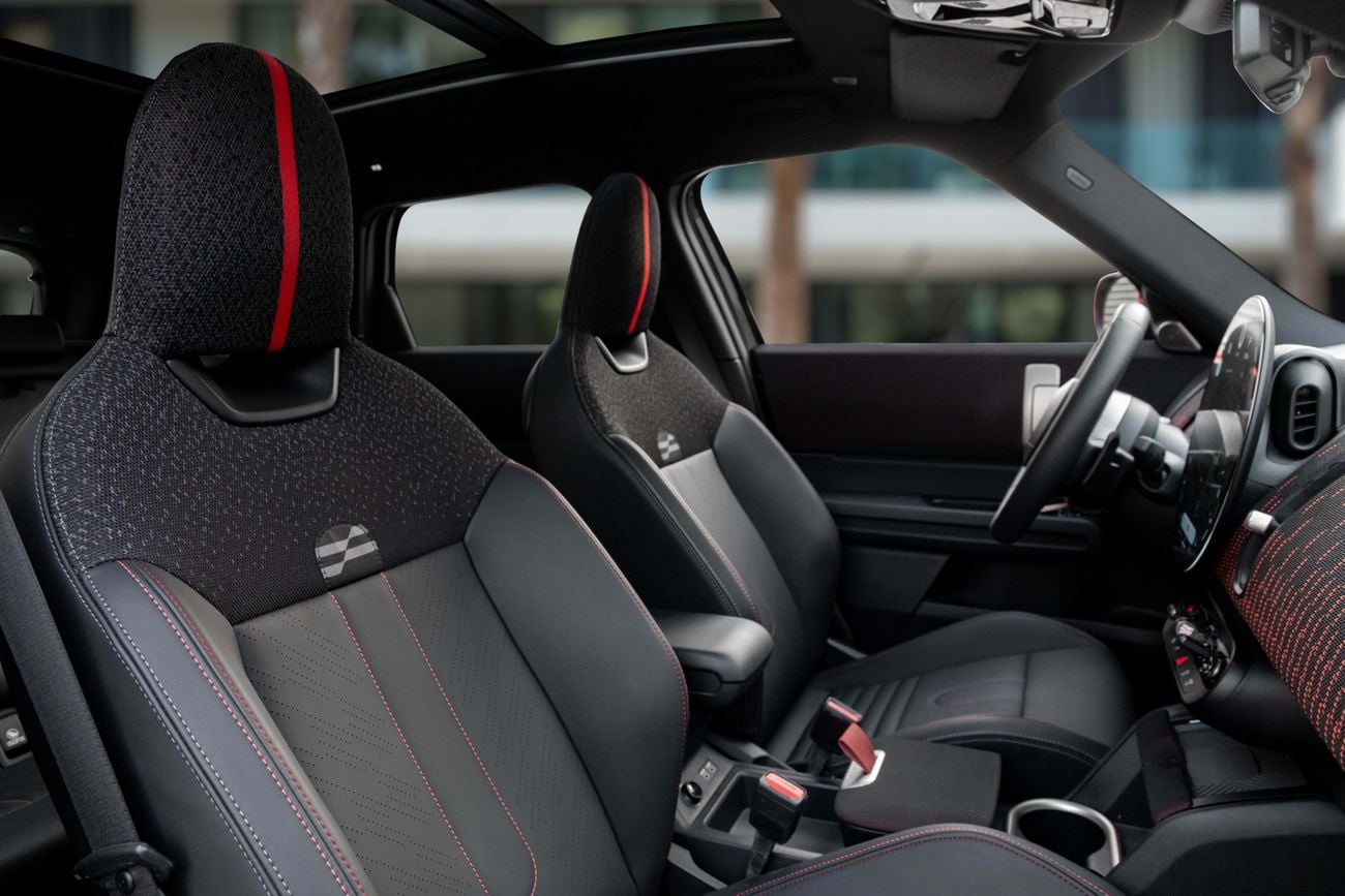 ميني كنتريمان JOHN COOPER WORKS Countryman s JCW Kit | 2,644 P.M | 0% Downpayment | MINI WARRANTY!