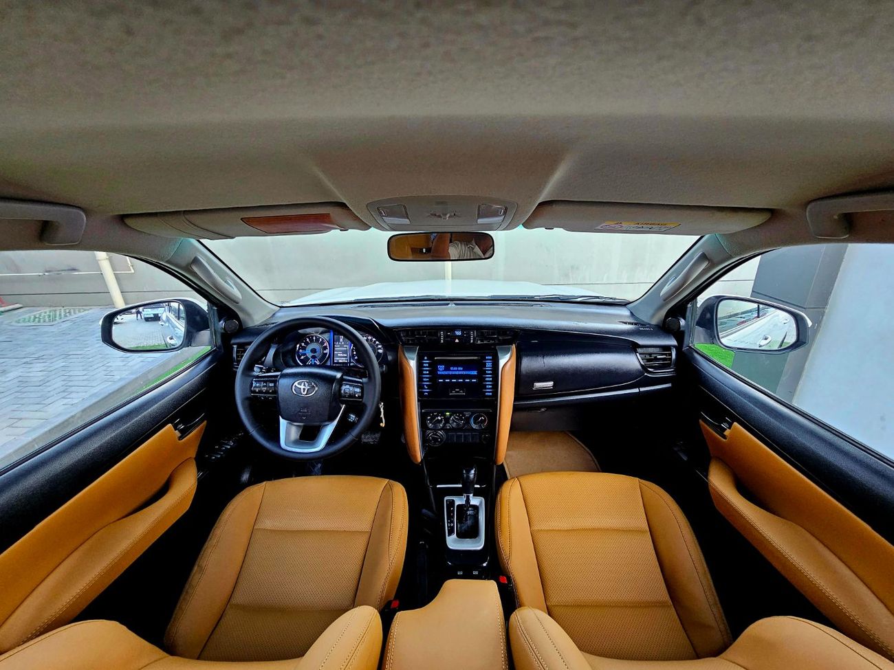 Toyota Fortuner EXR / V4 2.7L/ NEW SHAPE/ LEATHER/ LOW MILEAGE