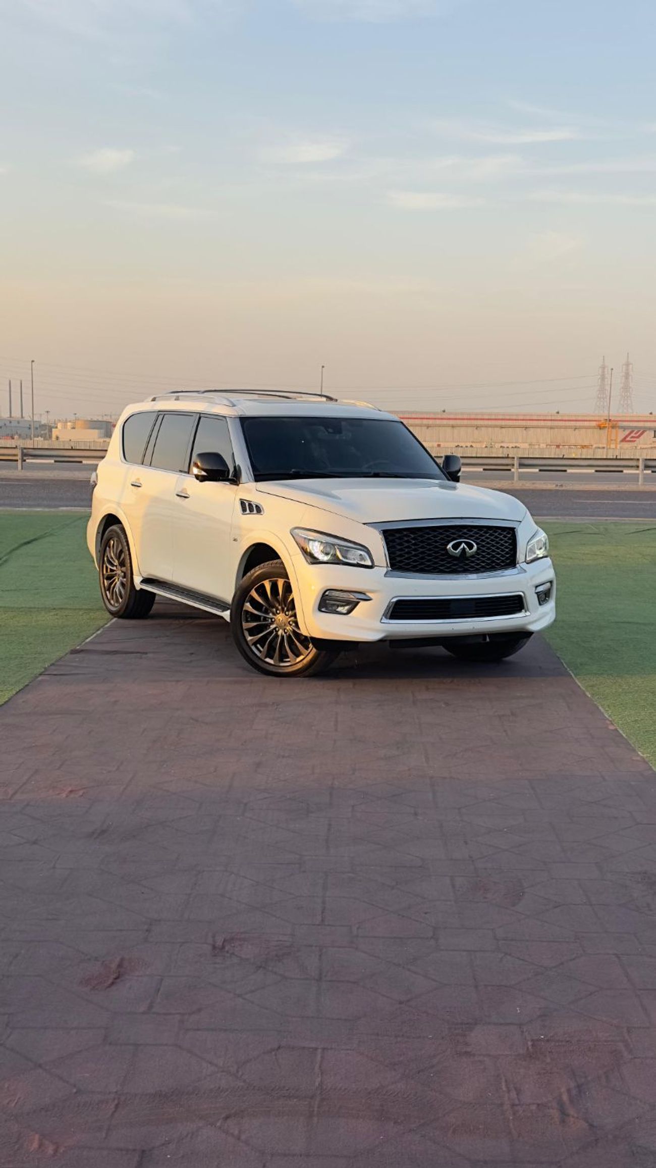 Infiniti QX80