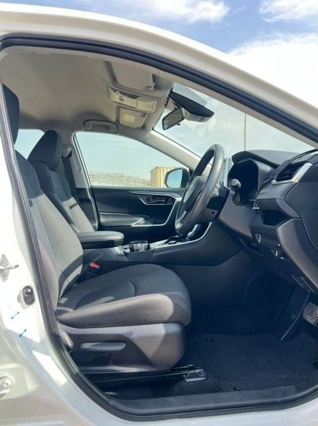 تويوتا راف ٤ LE HEV hybrid petrol 2.5 liter right hand with  radar drive push start push start