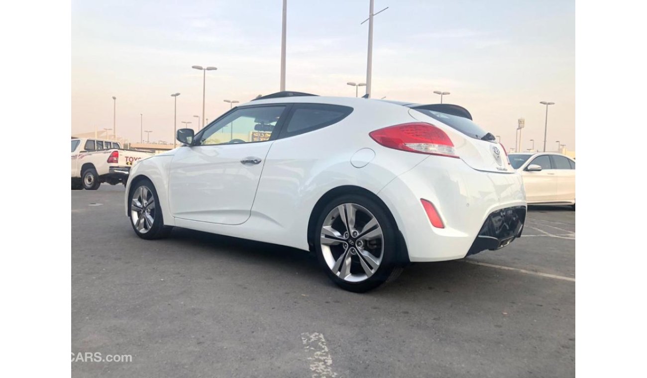 Hyundai Veloster Hyndi voulester model 2016 GCC car prefect condition full option low mileage panoramic roof leather