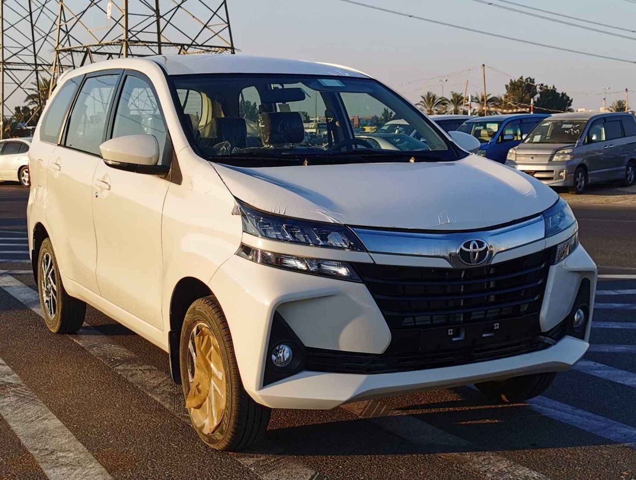 Toyota Avanza 1.5L Petrol, Alloy Rims, Front & Rear A/C, CAN BE REGISTERED UAE (CODE # 67959)