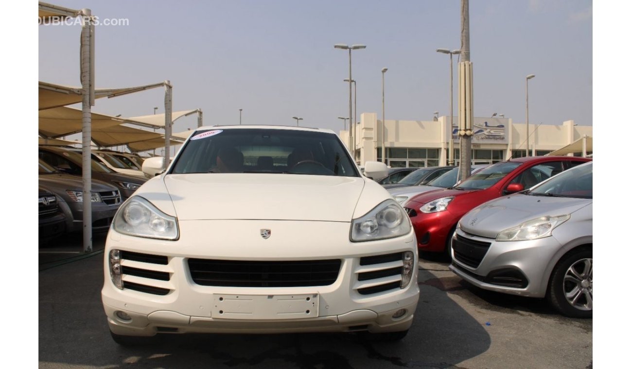 Porsche Cayenne ACCIDENTS FREE - GCC - FULL OPTION - CAR IS IN PERFECT CONDITION INSIDE OUT