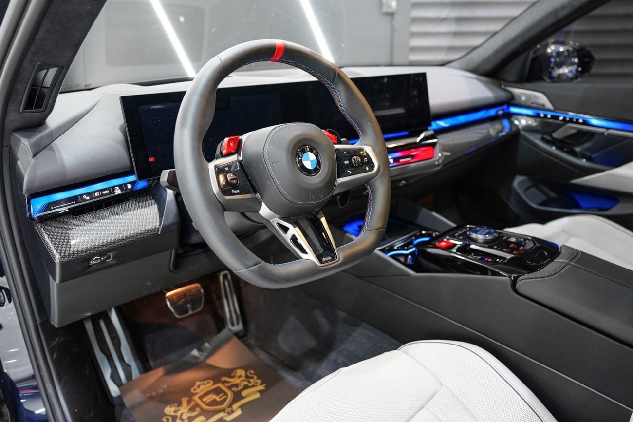 بي أم دبليو M5 Competition 2026 BMW M5 | HYBRID | Carbon Interior | Dealer Warranty + Service!!