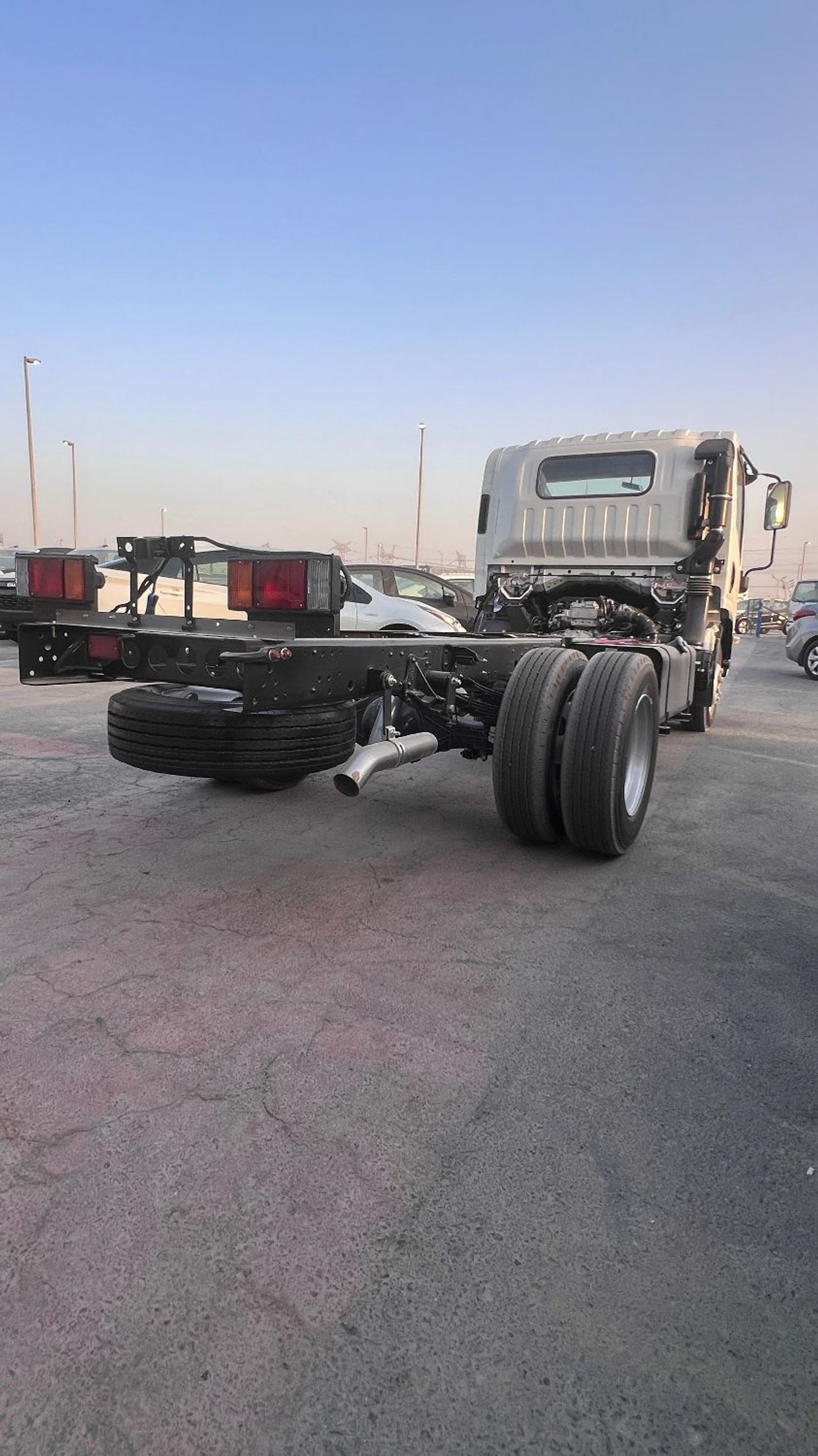 إيسوزو NPR Isuzu NPR85H22L GVW 6.5 Ton, Payload 4 Ton