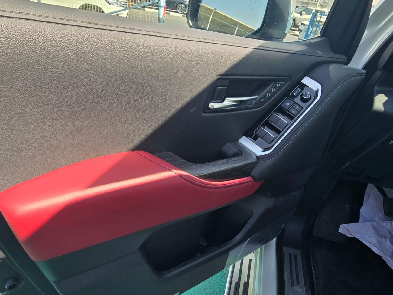 تويوتا لاند كروزر تويوتا لاندكروزر LC300 موديل 2026 فئة VXR محرك 3.5 لتر – اللون الأبيض