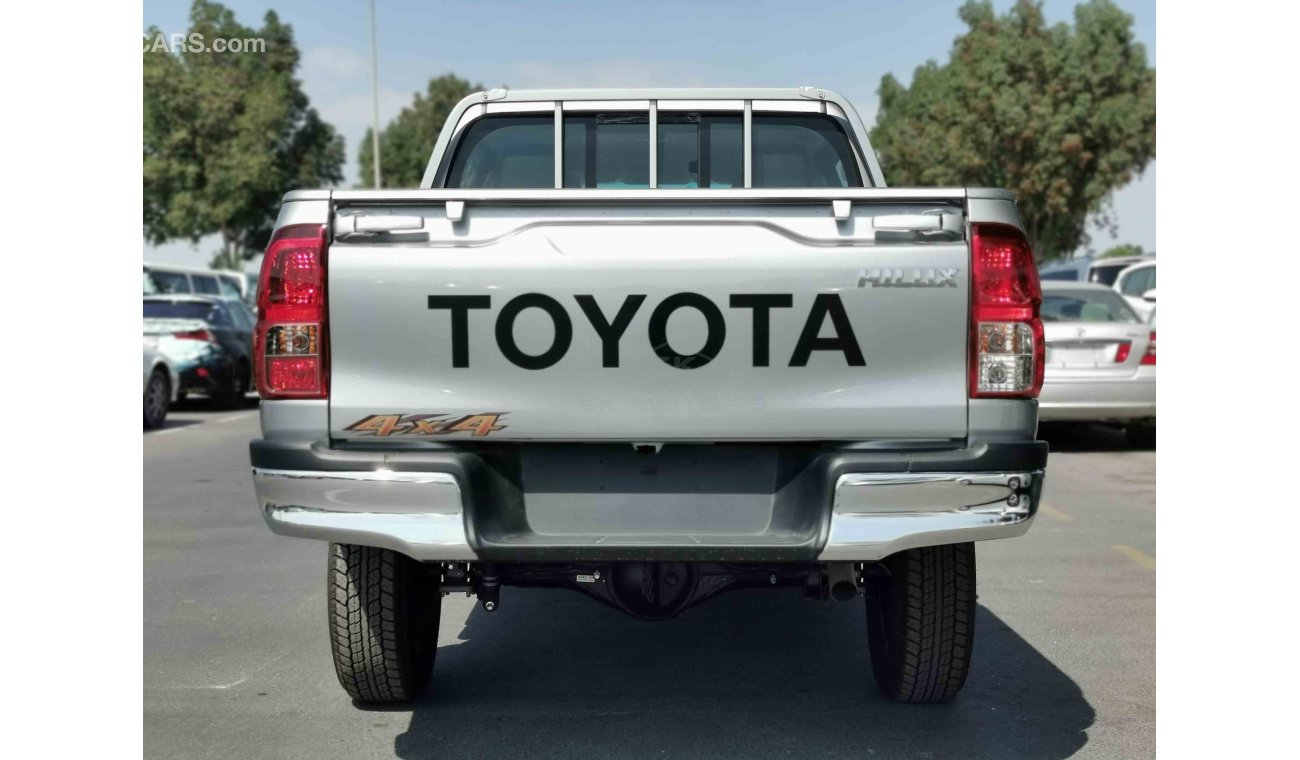 Toyota Hilux 2.4L 4CY Diesel, 17" Tyre, Xenon Headlights, Fabric Seats, Power Locks, AUX-USB, 4WD (CODE # THBS04)