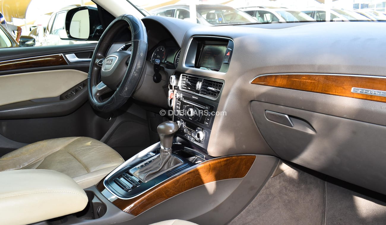 أودي Q5 موديل 2016 صبغ وكالة 4 سلندر مثبت سرعة تحكم شاشة جناح خلفى بحالة ممتازة لاتحتاج لأى مصاريف