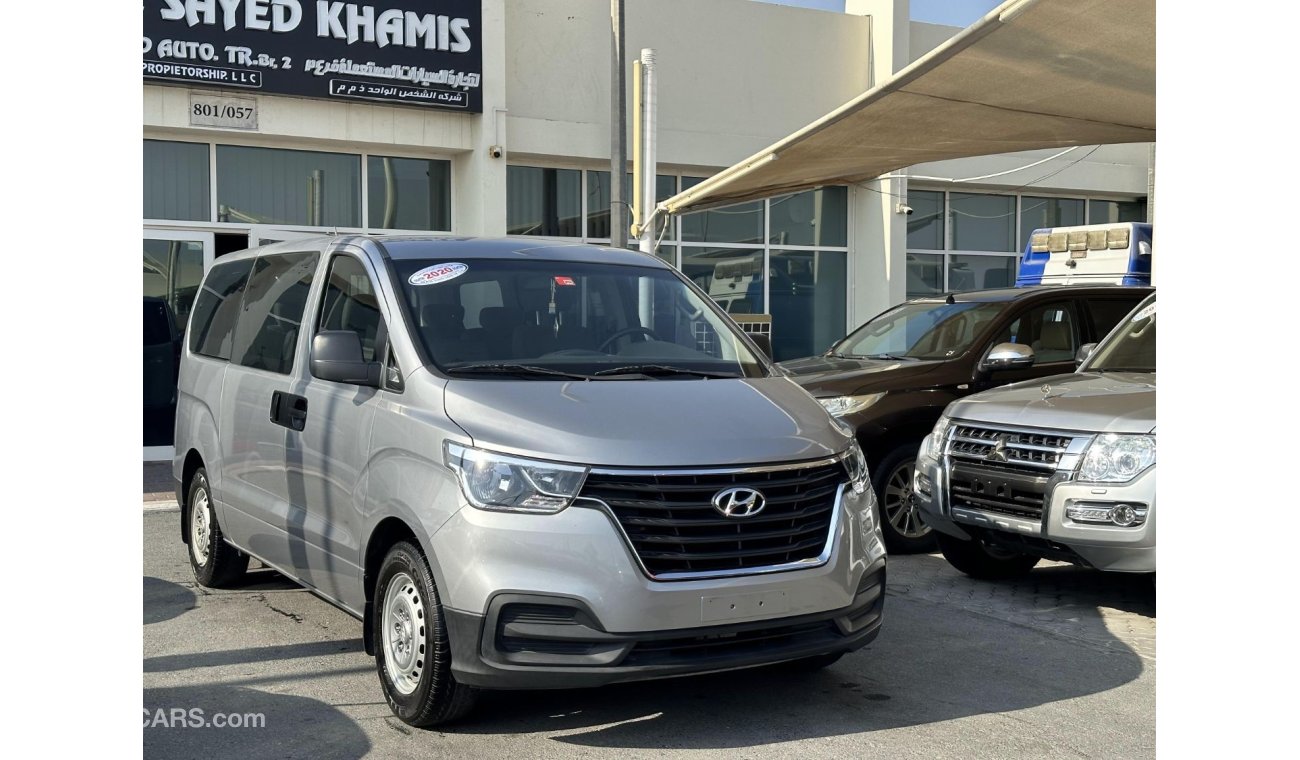 Hyundai H-1 Mid 2020 - GCC - ACCIDENTS FREE - VAN IS IN PERFECT CONDITION INSIDE OUT