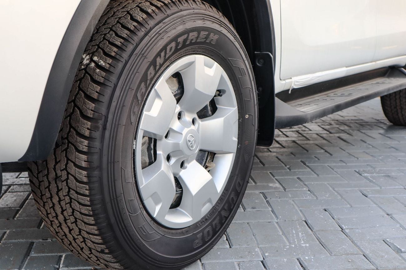 Toyota Fortuner EXR 2.7L (160 HP)  Toyota Fortuner (TGN156) – 2.7L Petrol – SR5 – 4WD – White – 2025 Model