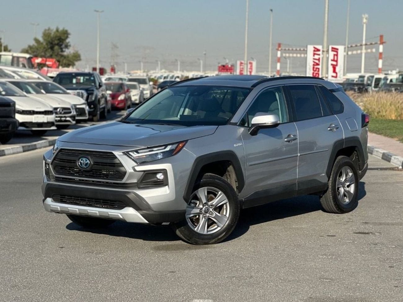 Toyota RAV4 Hybrid XLE 2.5L full option