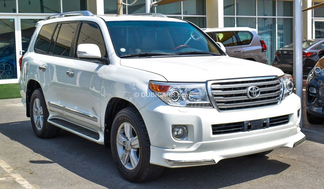 Toyota Land Cruiser GXR V8