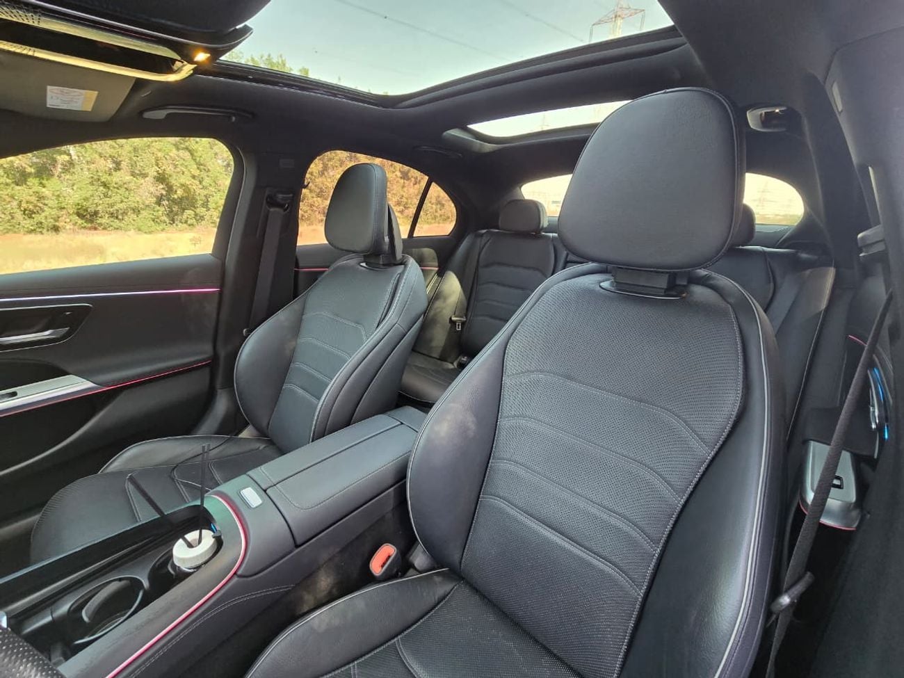 مرسيدس بنز E300 MERCEDES E-300 2024 // ORGINAL PAINT // LOW MILEAGE // PERFECT CONDITION // FULL OPITION