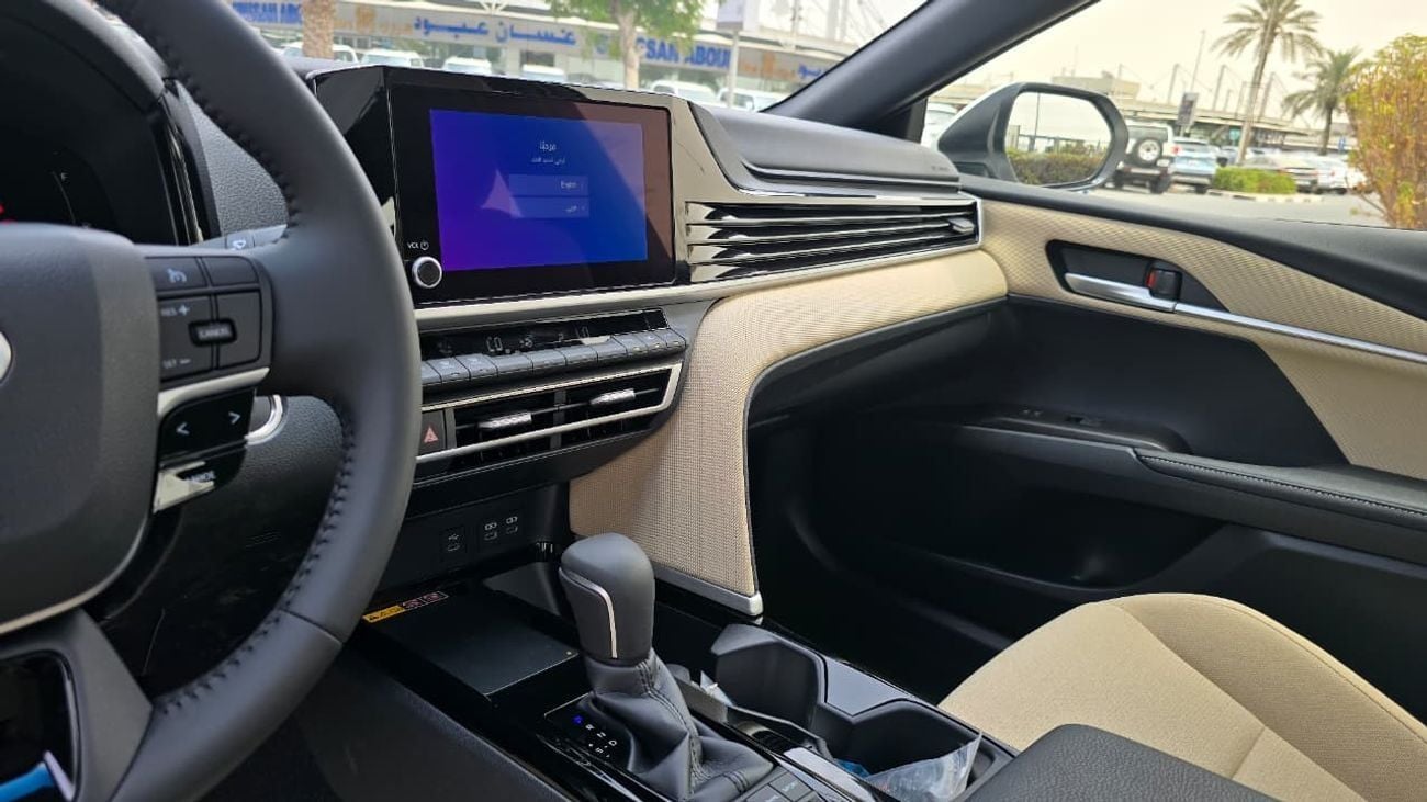 Toyota Camry XLE 2.5L Hybrid