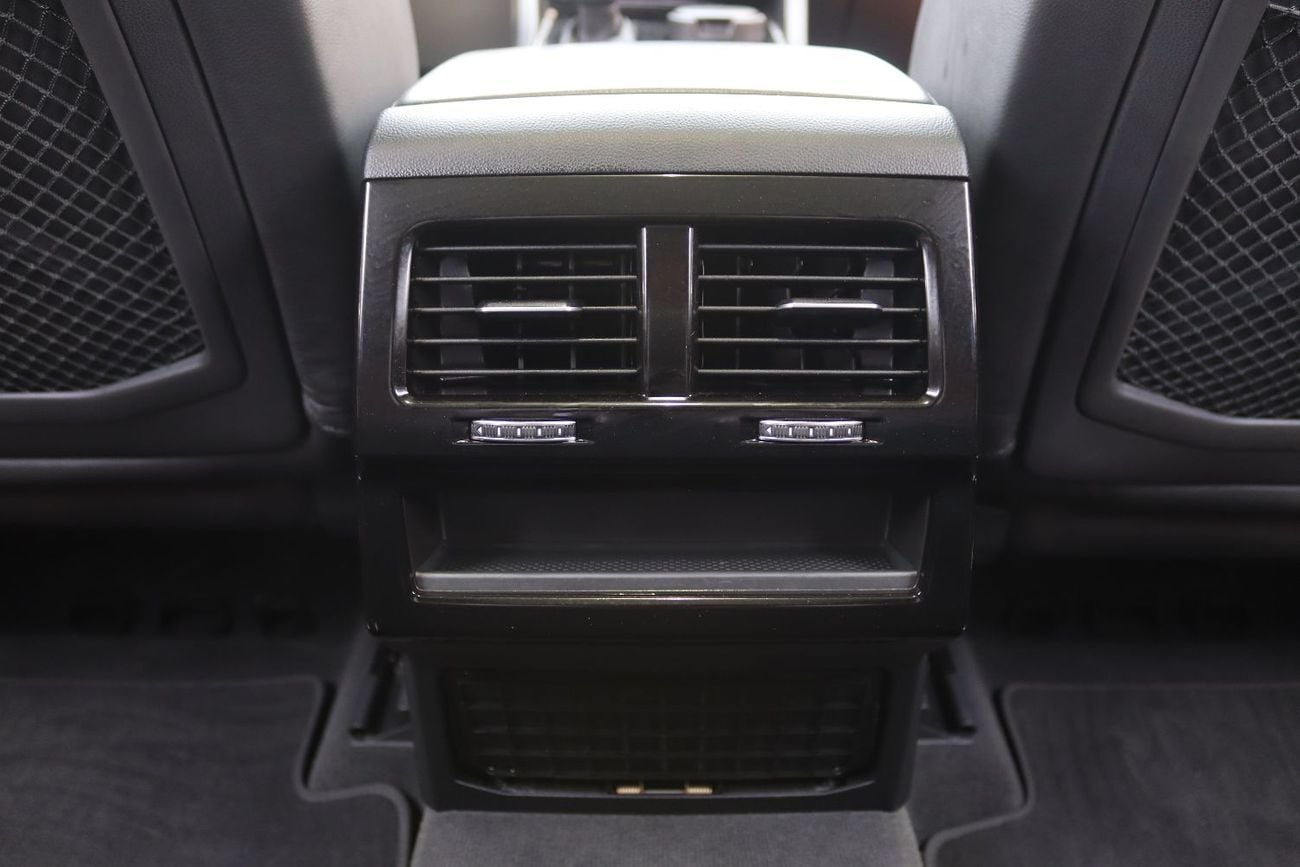 Volkswagen Touareg ATMOSPHERE HIGHLINE - FULL OPTION - FULL SERVICE HISTORY FROM DEALER - ORIGINAL PAINT - BRAND NEW CO