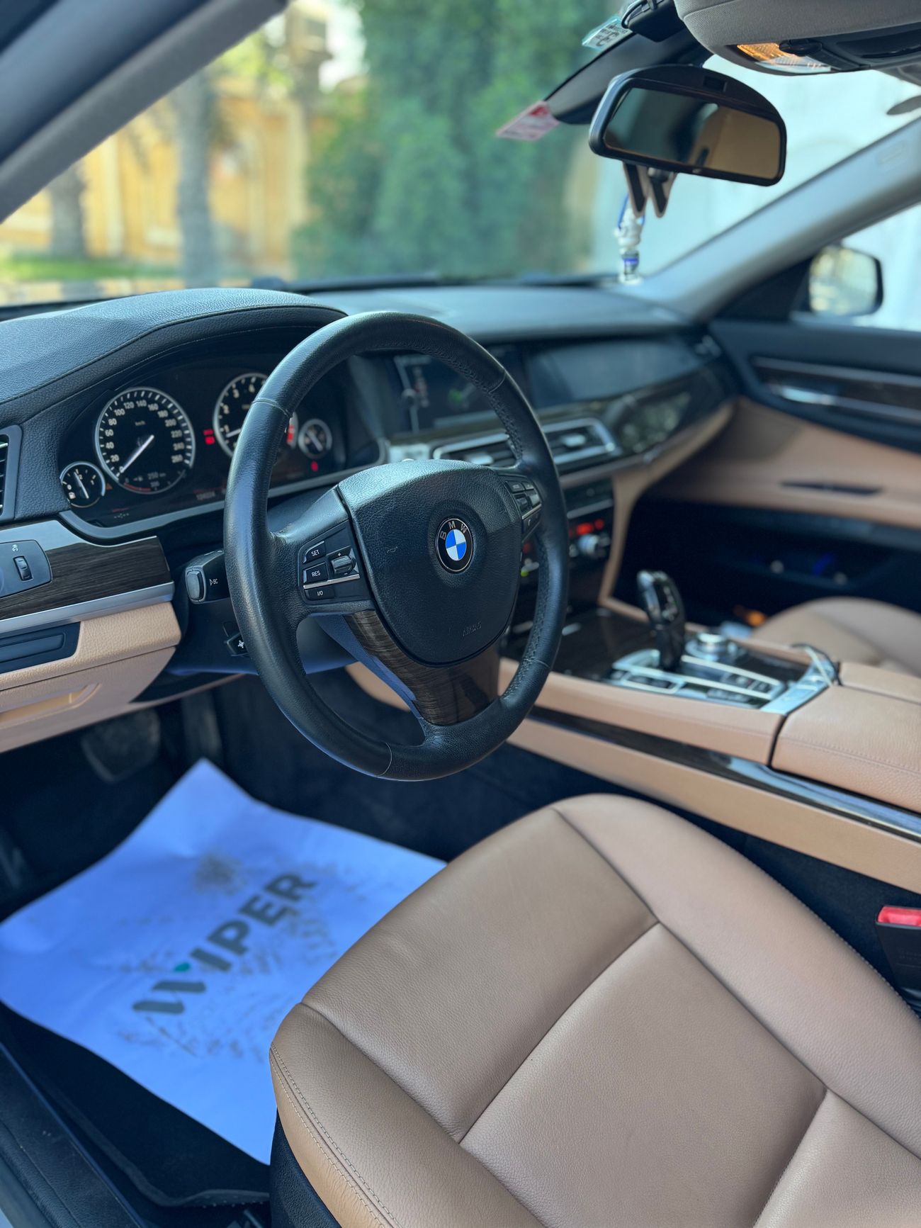 BMW 750i