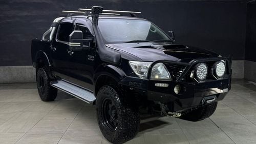 Toyota Hilux DL Diesel Engine 3000 CC ,Automatic Gear ,2015 Model ,Only For Export Available