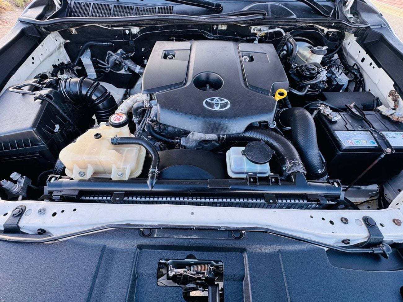 تويوتا هيلوكس GLX 2.7L Double Cab Utility M/T