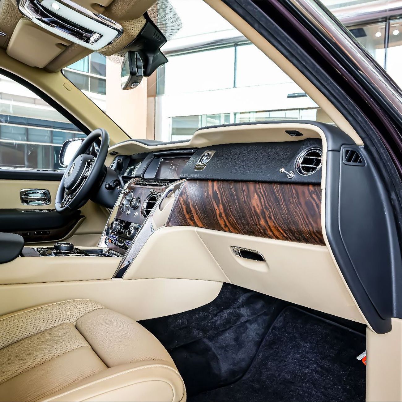 رولز رويس كولينان 2020 ROLLS ROYCE CULLINAN DONE 12,000KM ( FULL SERCICE HISTORY FROM ROLLS ROYCE )