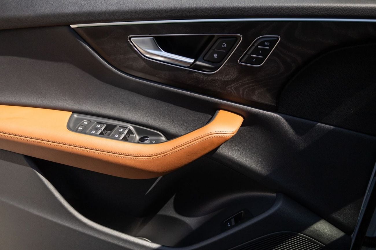 Audi Q8 55 TFSI S-LINE LUXURY Audi Q8 55TFSI Quattro S-Line 2023 GCC | Agency Warranty | Service Contract