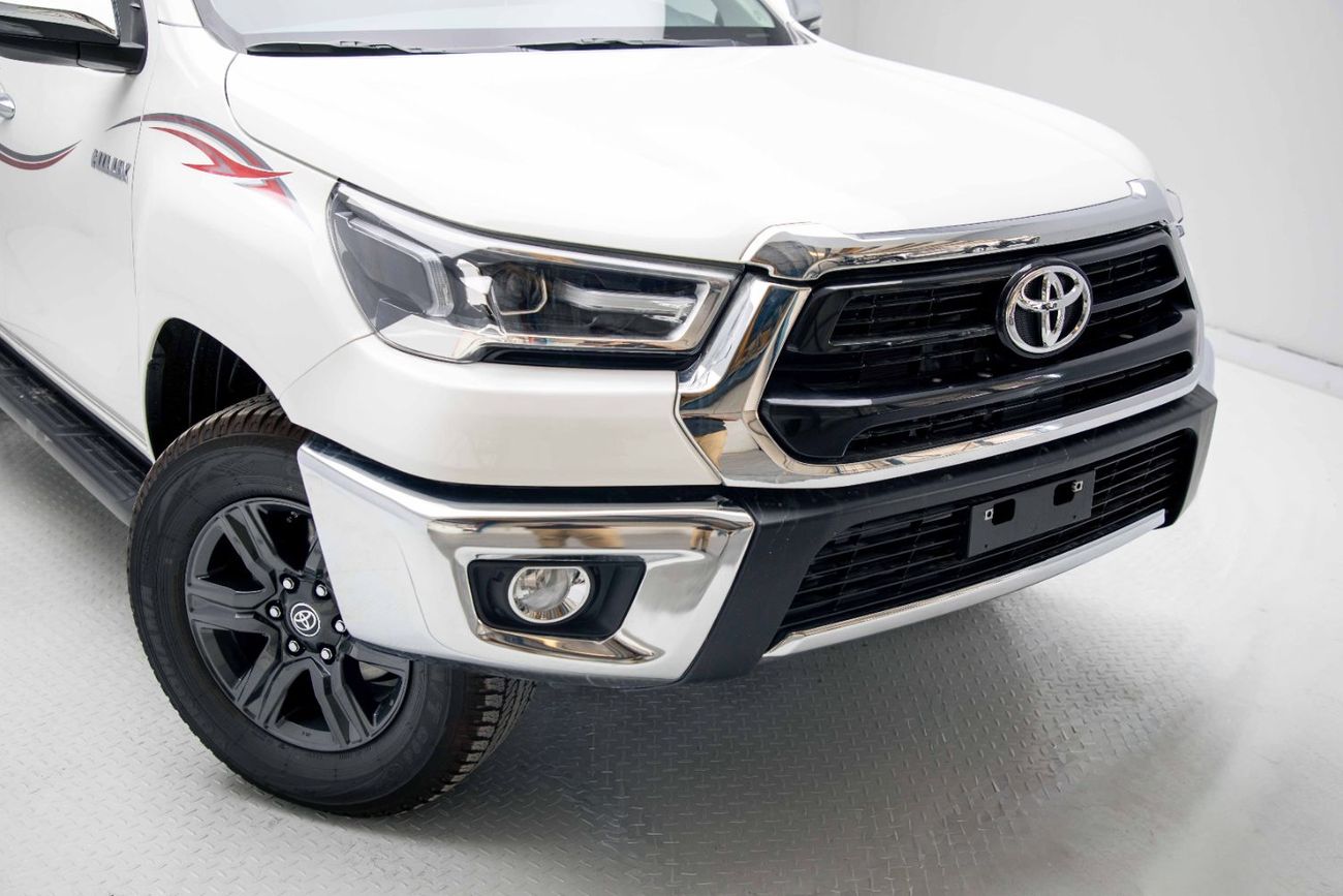 Toyota Hilux HI 2.7L – White Inside Maroon | Export Only