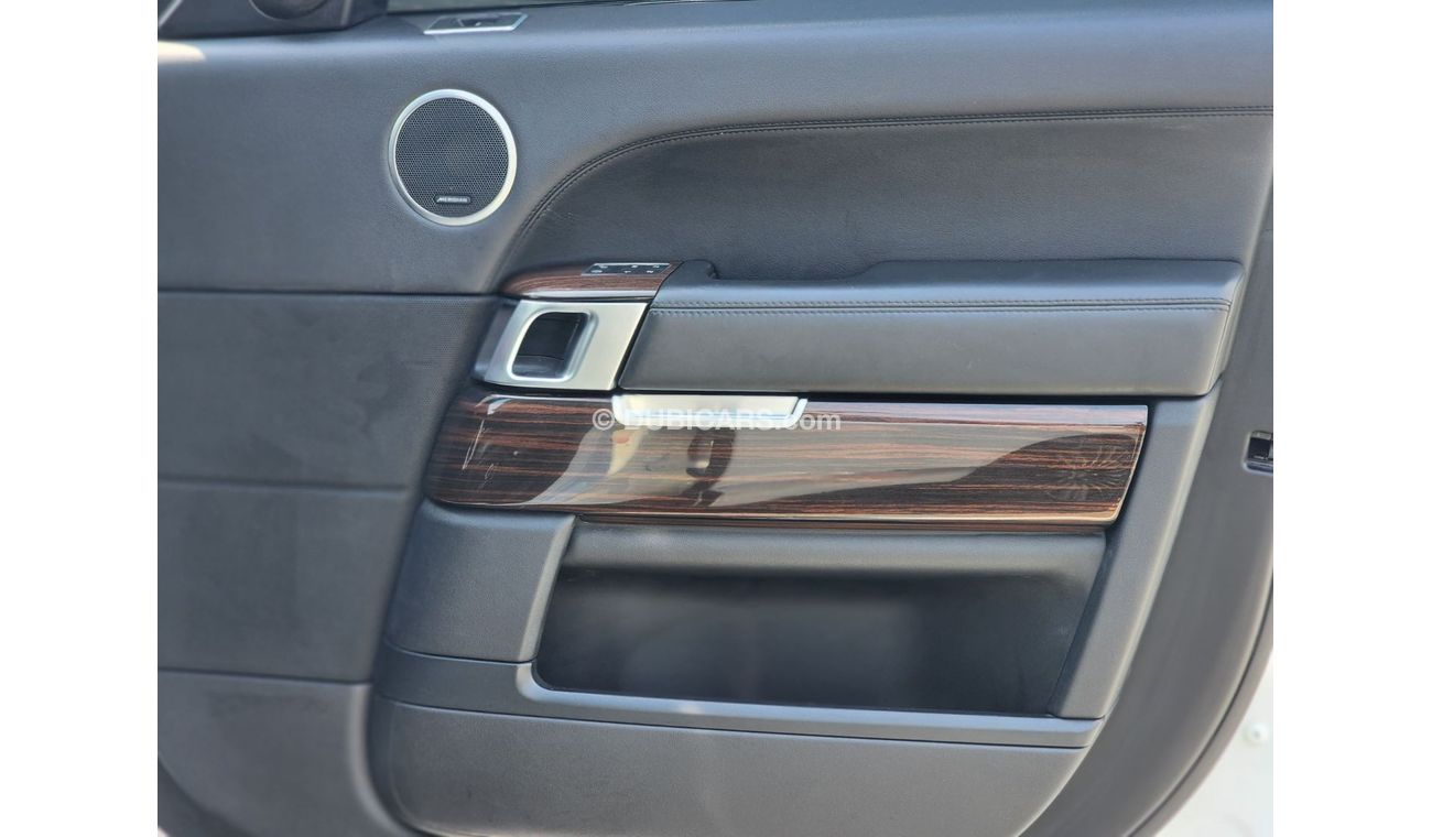 Land Rover Range Rover facelifted