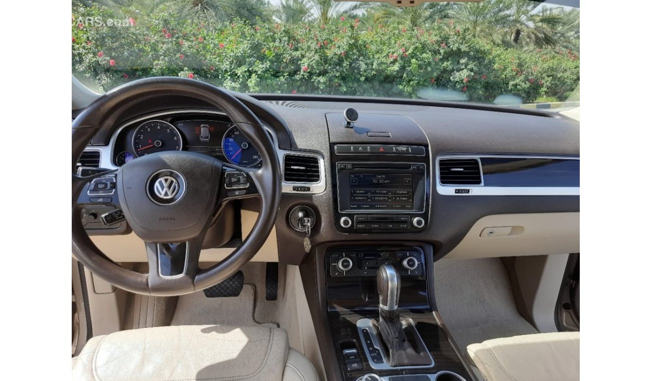 Volkswagen Touareg R-Line Volkswagen Touareg V6 2016 GCC specifications