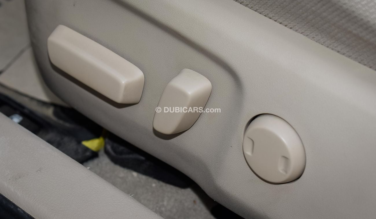 تويوتا كامري XLE