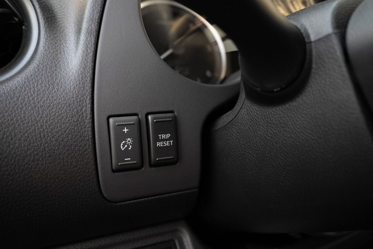 Nissan Navara PRO-4X Off-Road | 2.5L Diesel 4WD A/T (Only For Export)